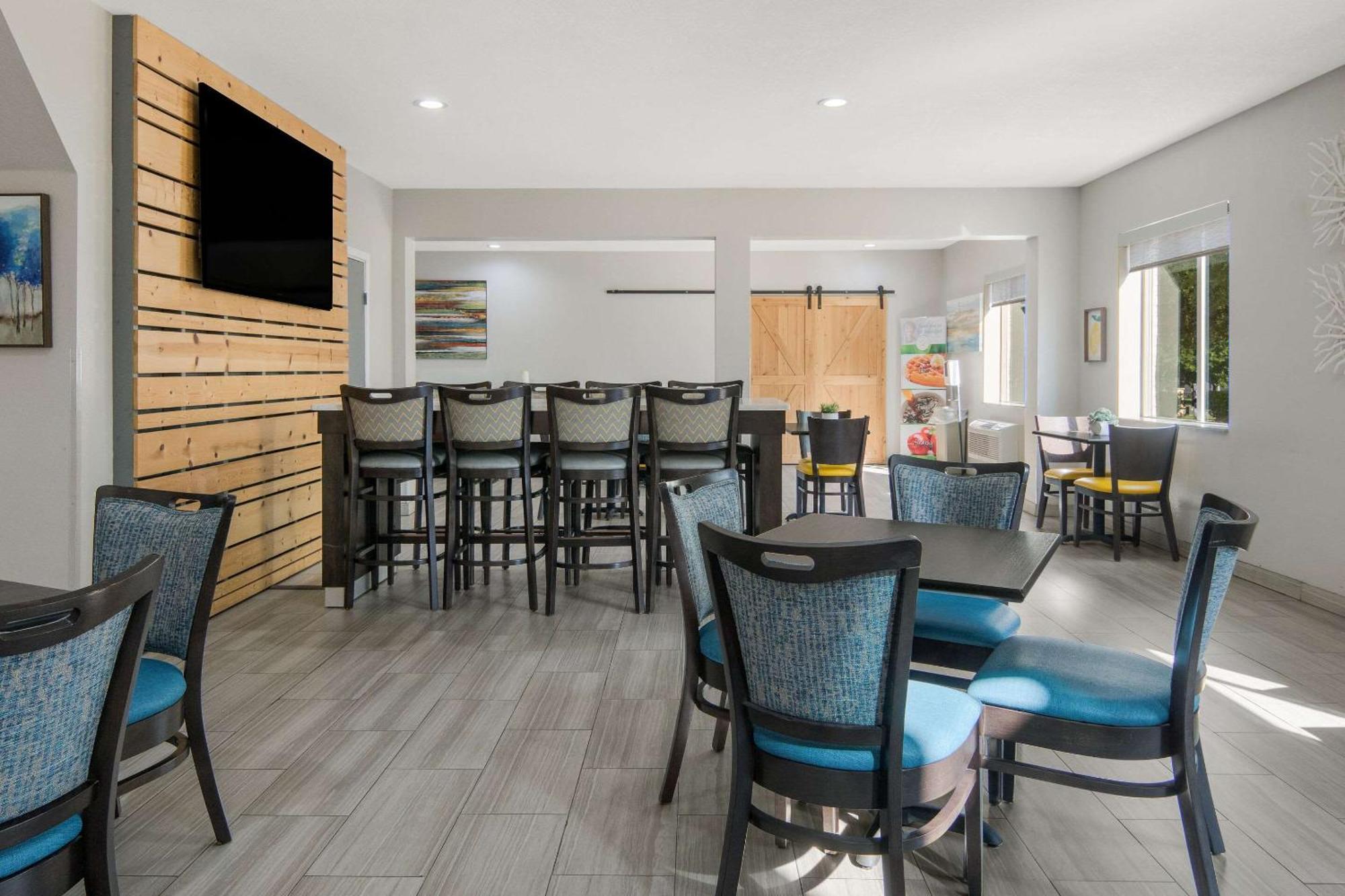Quality Inn & Suites Roanoke - Fort Worth North Eksteriør billede