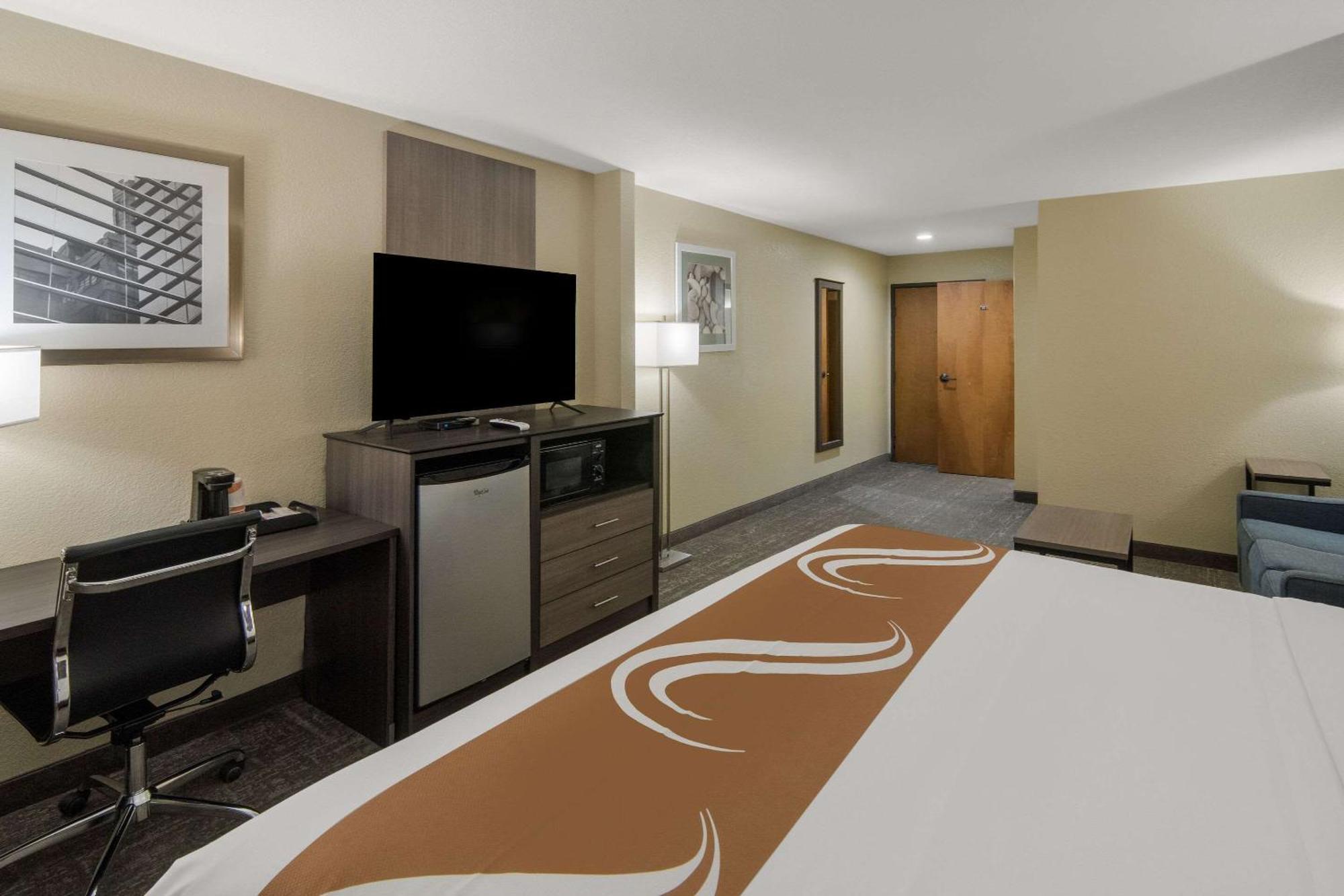 Quality Inn & Suites Roanoke - Fort Worth North Eksteriør billede