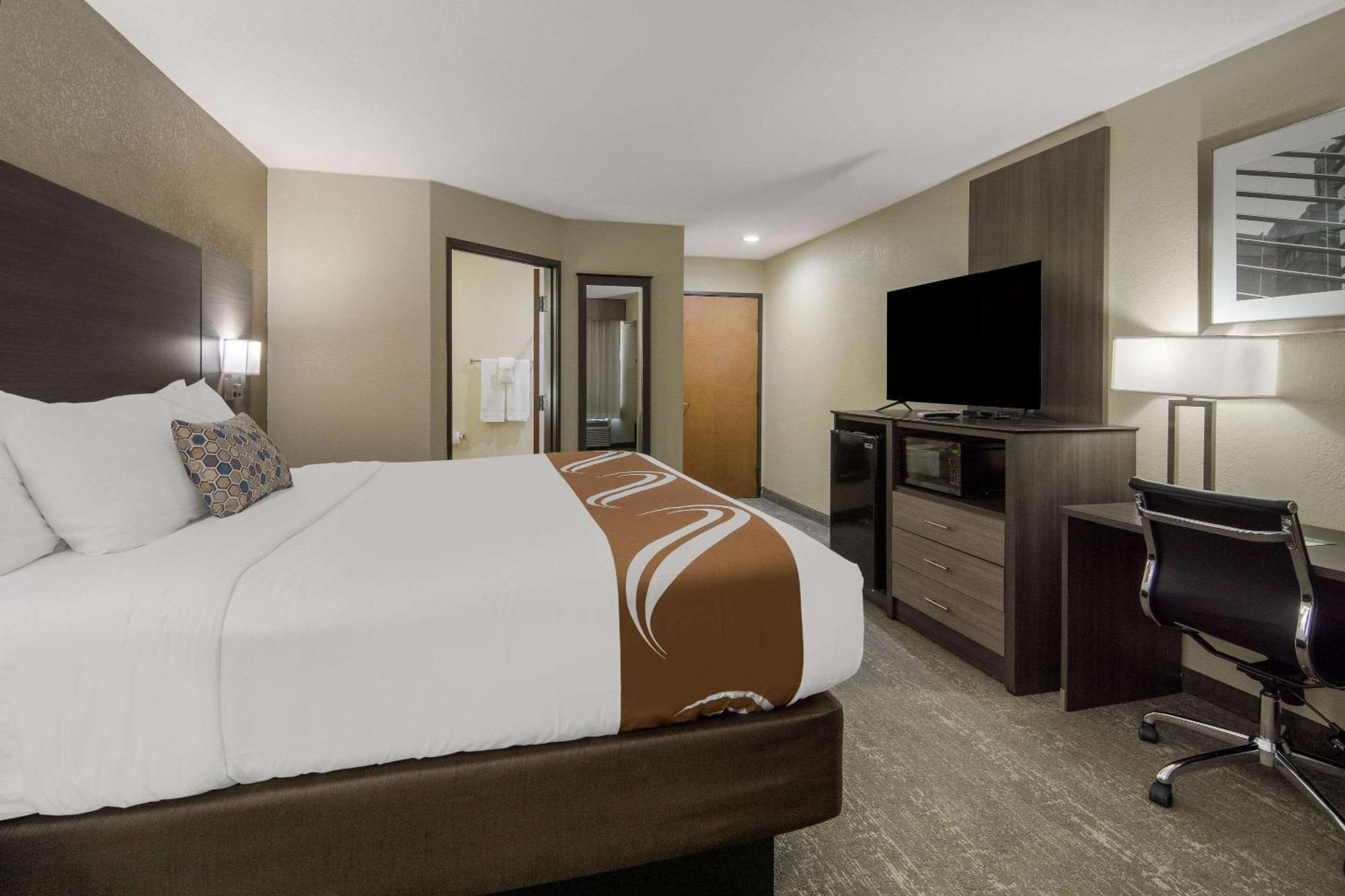Quality Inn & Suites Roanoke - Fort Worth North Eksteriør billede
