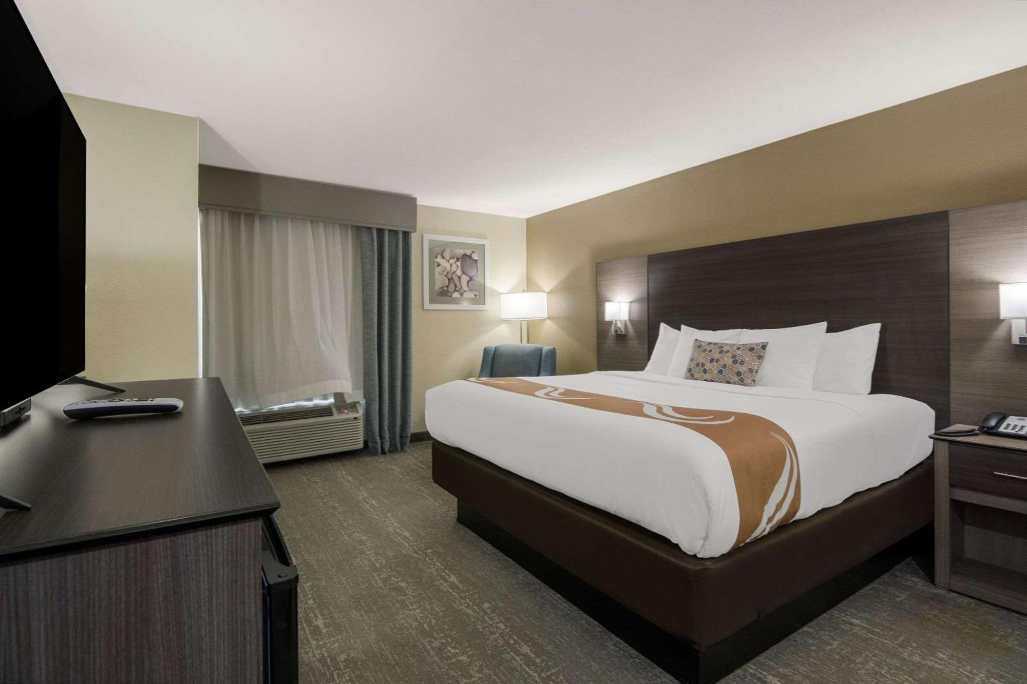 Quality Inn & Suites Roanoke - Fort Worth North Eksteriør billede