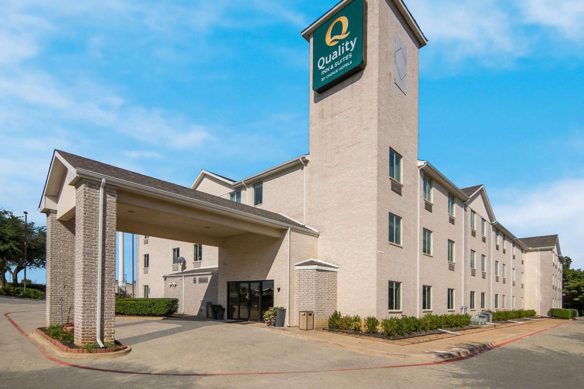 Quality Inn & Suites Roanoke - Fort Worth North Eksteriør billede
